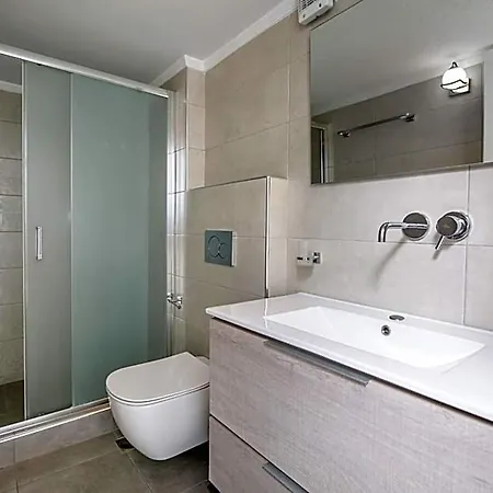 Отель Abelonas Retreat